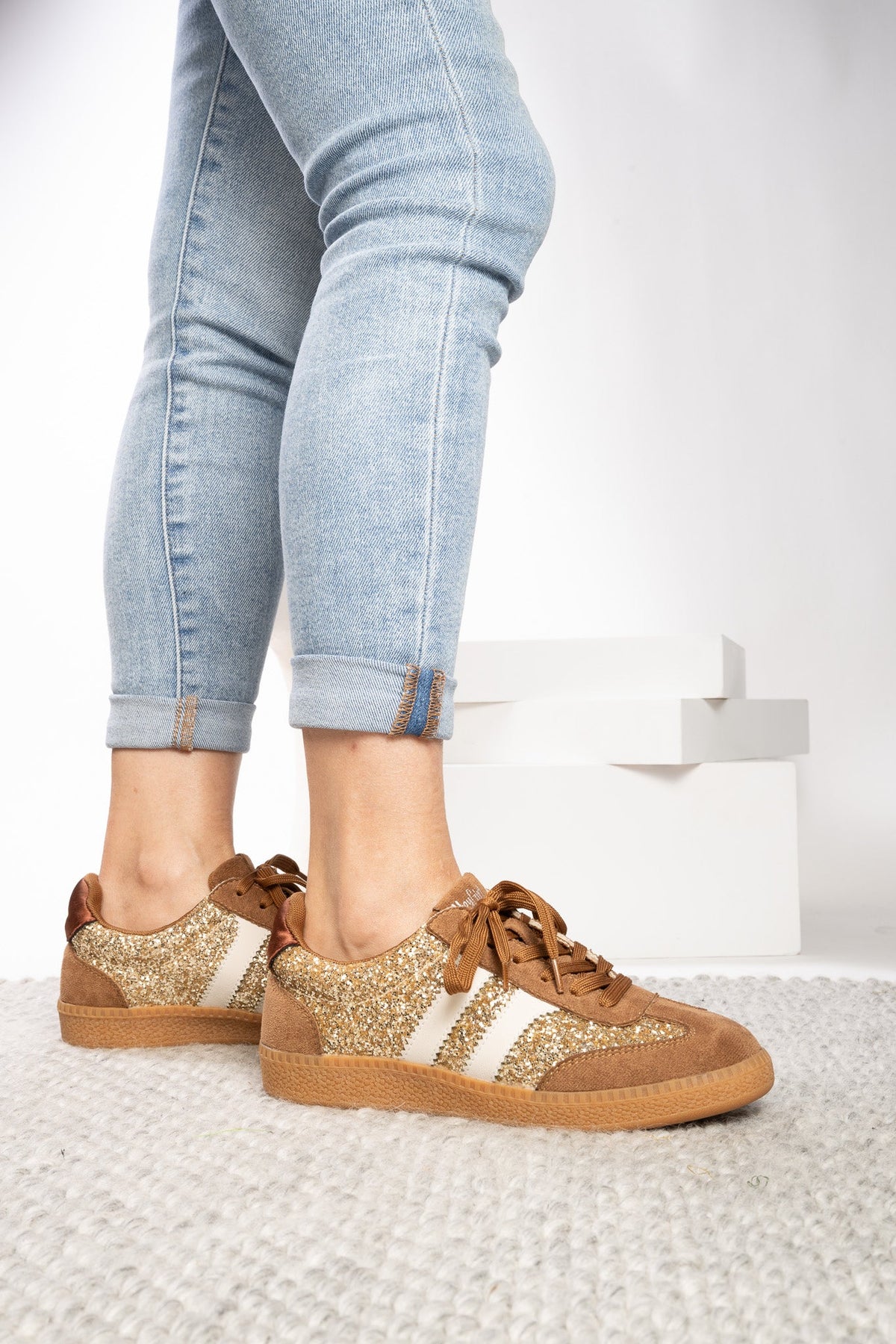 Heads Up Chestnut Glitter Sneakers - Desert Sunday