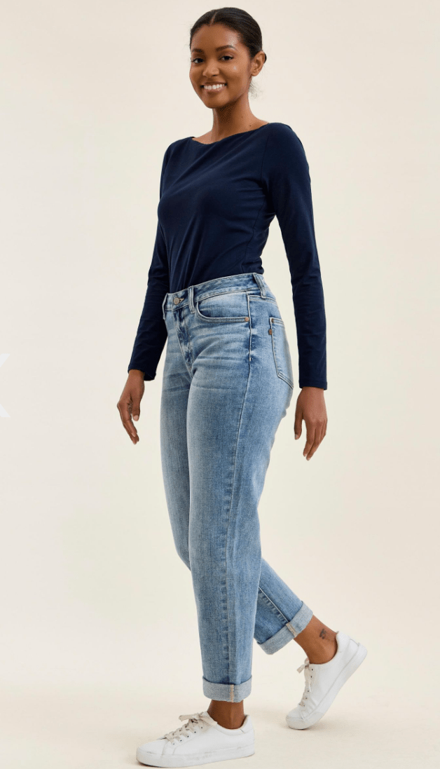 Judy Blue Billie Cuffed Boyfriend Jeans – Light Wash - Desert Sunday