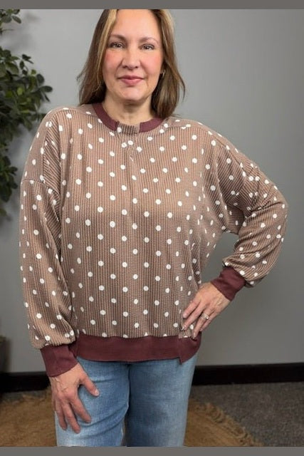 Cozy Dots Ribbed Pullover in Caramel - Desert Sunday