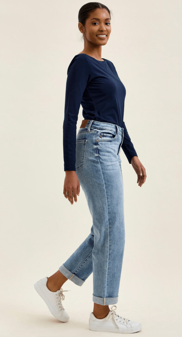 Judy Blue Billie Cuffed Boyfriend Jeans – Light Wash - Desert Sunday