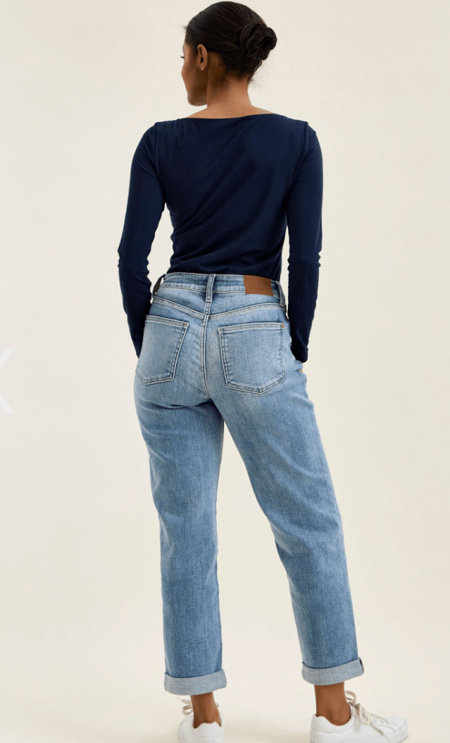 Judy Blue Billie Cuffed Boyfriend Jeans – Light Wash - Desert Sunday