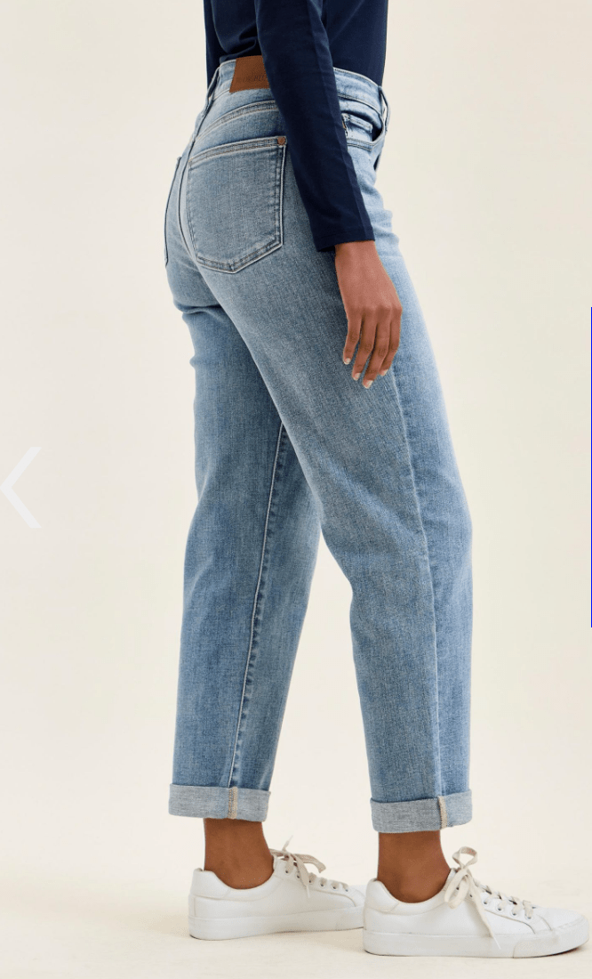 Judy Blue Billie Cuffed Boyfriend Jeans – Light Wash - Desert Sunday