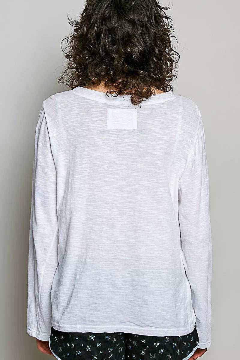 POL Contrast Hand-Stitch V-Neck Lightweight Knit Long Sleeve Top - Desert Sunday